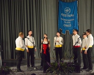 Studentska klapa 'Študija'  na Omiškom festivalu